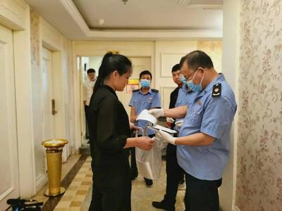 看會東 全覆蓋排查進口凍蝦 筑牢餐飲服務安全防線